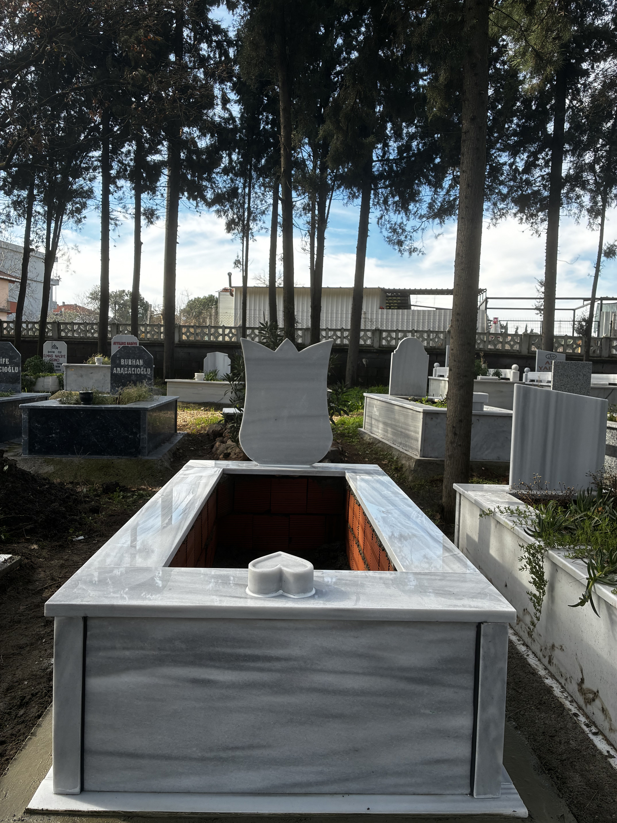 Marmara Beyazı Farklı Mezar Modeli